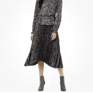 Scoop NYC Women’s Pleated Skirt Gray Chevron Zebra XL (16-18) New